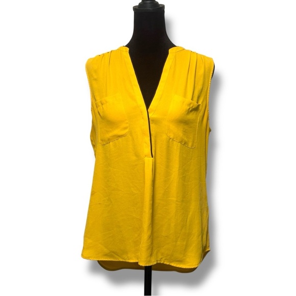 H&M Mustard Yellow w/Black Piping Sleeveless Lightweight Pleated V-Neck Blouse - Picture 2 of 16